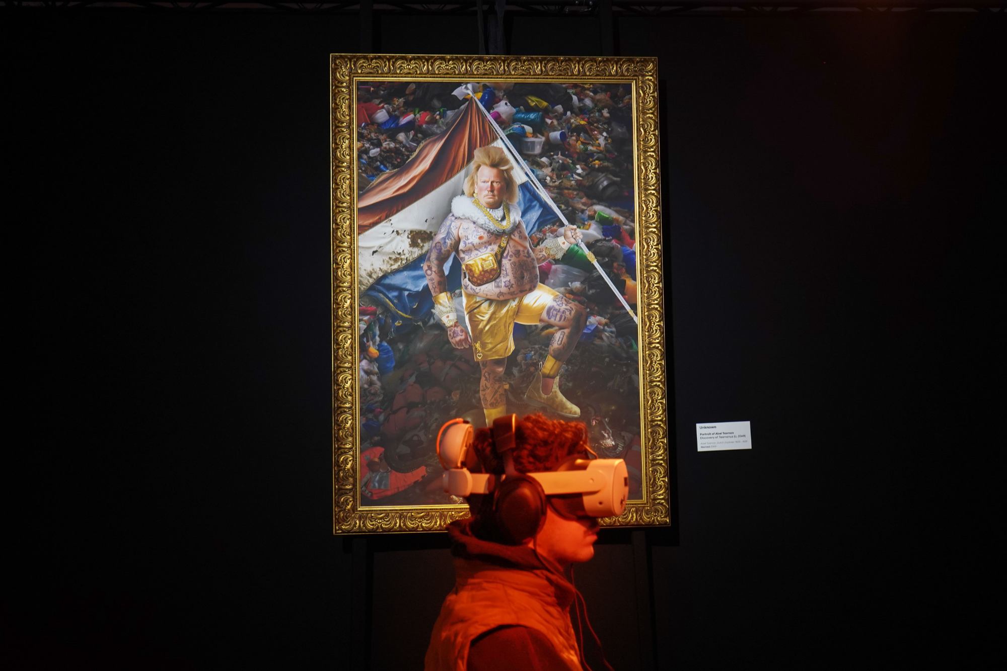 Digital collage in virtual reality addressing Dutch colonial history